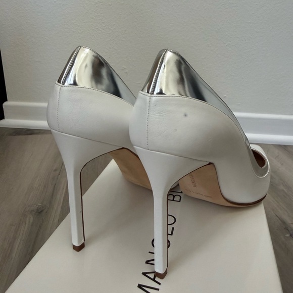Manolo Blahnik White and Silver Leather Pointed-Toe Pumps. *Never Worn* - Picture 3 of 5